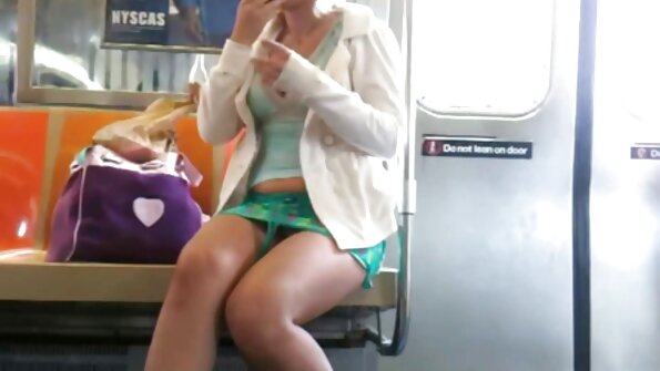 Schoolgirl Lea Lexis ਉਸ ਦੀ cunt ਵਿੱਚ ਕੋਚ ਕੁੱਕੜ ਪ੍ਰਾਪਤ ਕਰਦਾ ਹੈ