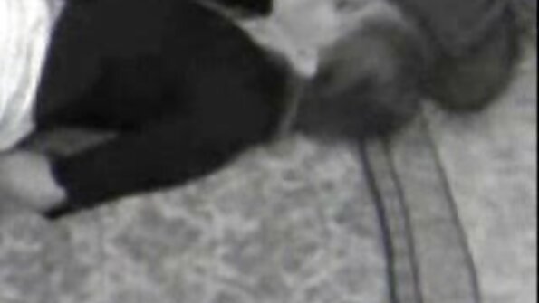 ਇੱਕ ਜੰਗਲੀ brunette ਪੋਰਨ ਰਾਣੀ ਦੇ ਨਾਲ ਸੁਪਰ ਗਰਮ ਅੰਤਰਜਾਤੀ ਗੈਂਗਬੈਂਗ