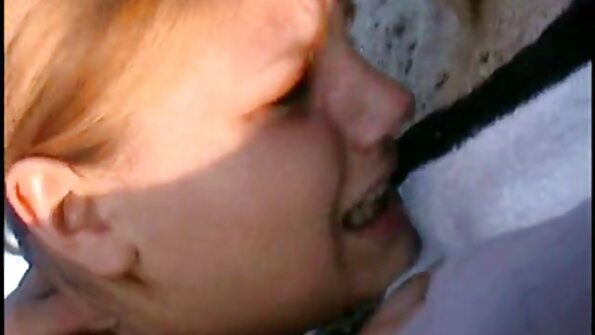 Sultry brunette MILF ਕ੍ਰਿਸਟੀਨਾ ਕਰਾਸ fucked ਅਤੇ facialized ਪ੍ਰਾਪਤ ਕਰਦਾ ਹੈ